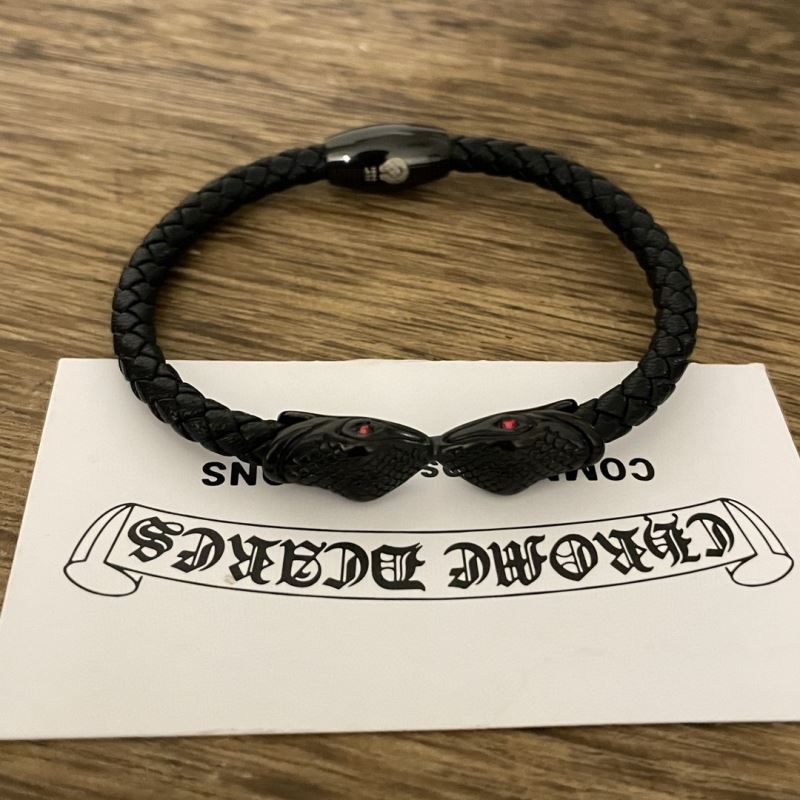Ch**me He**ts necklaces